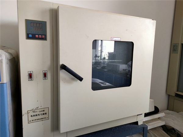 电热鼓风干燥箱.jpg